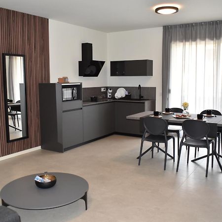 Baia Delle Rose Via Roma 111 Lägenhet Costa Volpino Exteriör bild
