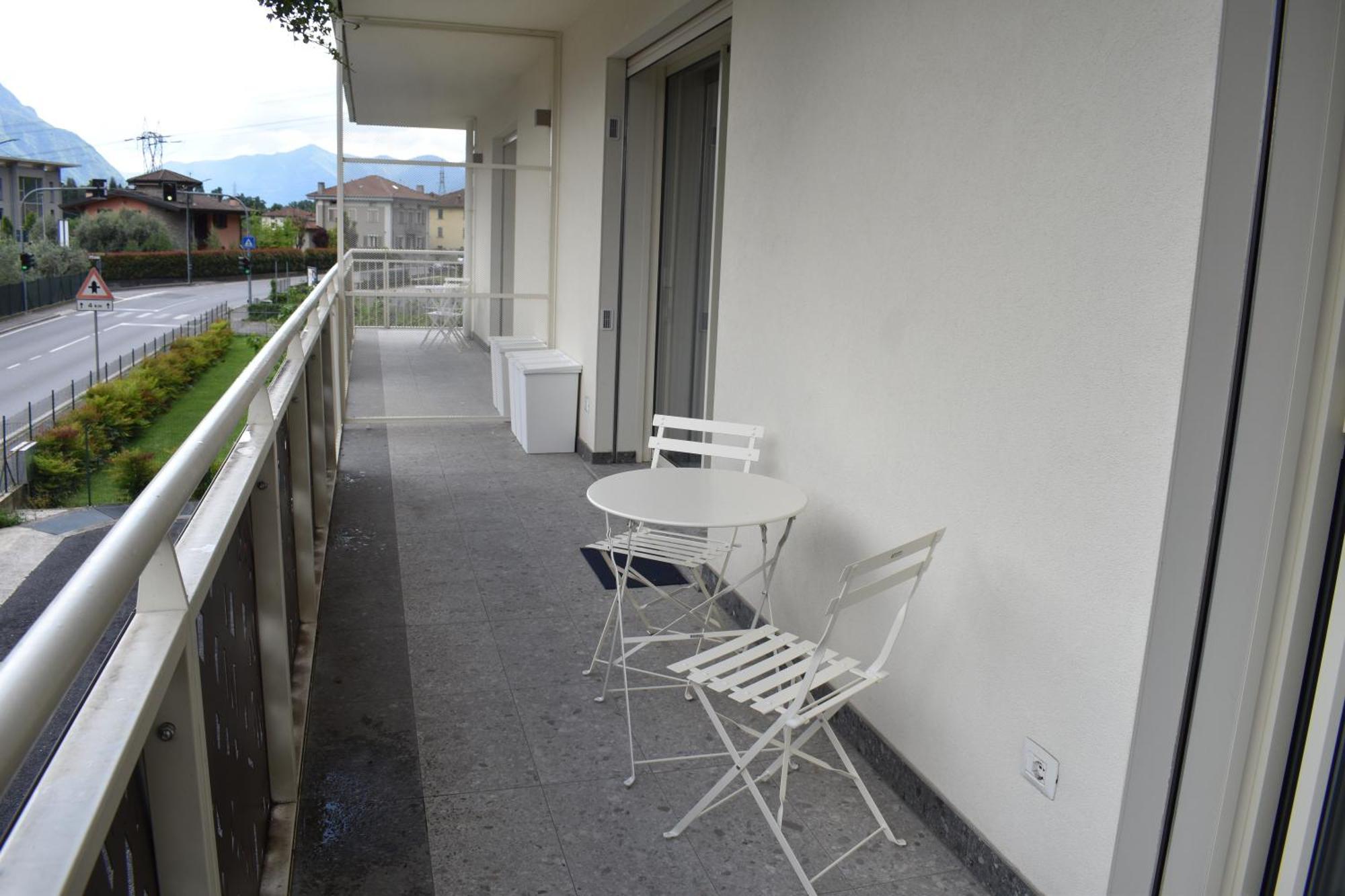 Baia Delle Rose Via Roma 111 Lägenhet Costa Volpino Exteriör bild